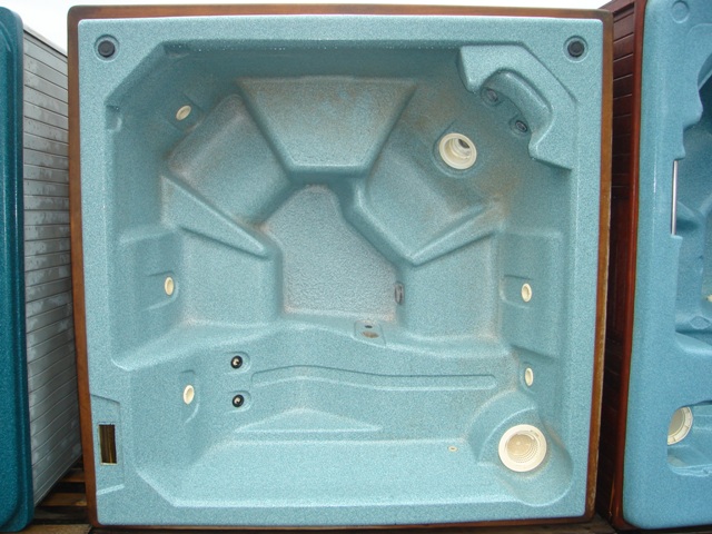Reconditioned Hot Tub